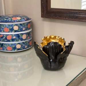 Beautiful acanthus leaf candle.Votive/ taper look lovely. Gold leaf and brown.